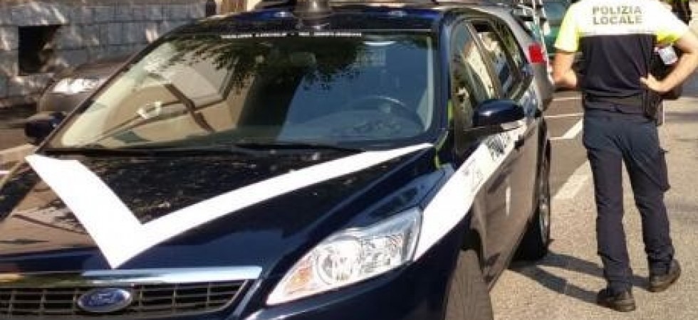 Offende su Facebook la polizia locale